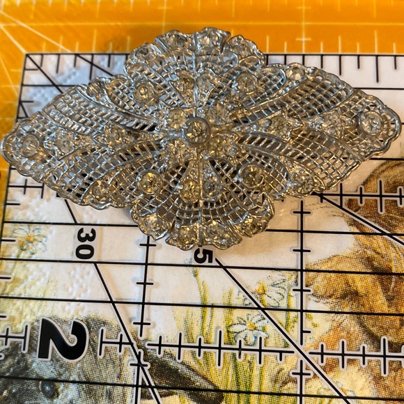 Vintage pot metal & rhinestone brooch 2 1/2” x 1 1/2” - Picture 2 of 4